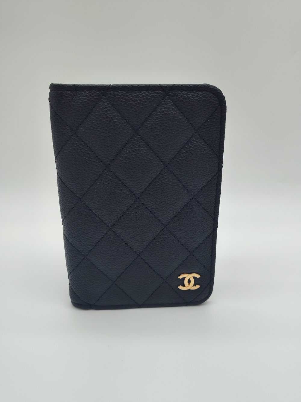 CHANEL Makeup Promotional Passport Holder Black Quilted Travel Wallet Italy NWT